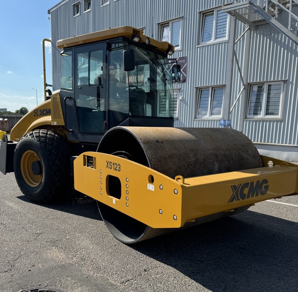 Каток дорожный XCMG XC123