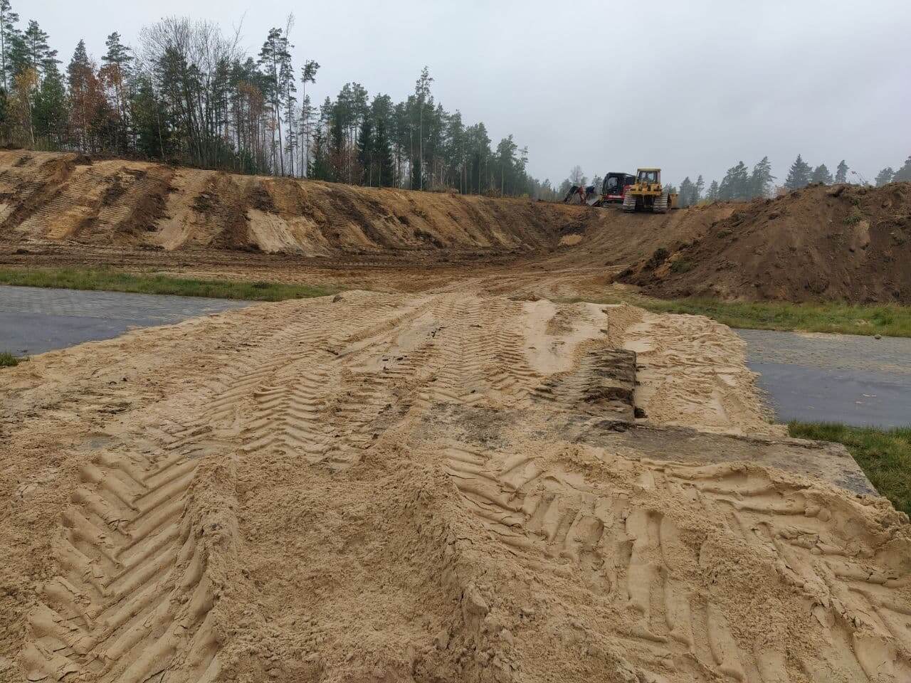 Корчевание и вытряхивание пней с расчисткой территории